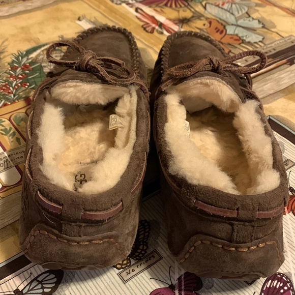 Ugg Australia  Ansley Women's Slippers US 6 Dolphin Sheepskin Moccasin. Used. - Picture 6 of 12